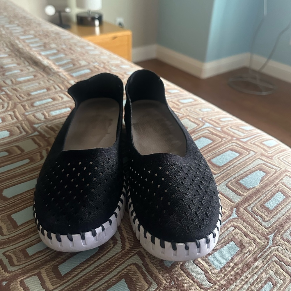 Ilse JacobsenBlack Women's Slip-On ShoesTulip Ballet Flats